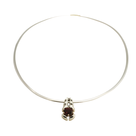 17009 Flowing Lines Rhodolite Garnet Pendant Designed & Handmade by Kaufmann de Suisse in 18kt Yellow Gold & Stainless Steel featuring 1 Oval Rhodolite Garnet weighing a total of 4.75cts on a Trip