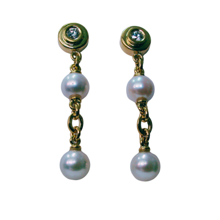 19618 Pearl & Diamond Dangle Drop Earrings Designed and Handmade by Kaufmann de Suisse in 18kt Yellow Gold featuring 2 Round Brilliant cut FVVS Quality Diamonds weighing a total of 0.26cts and 4 C