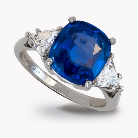 22882-Classic Three Stone Blue Sapphire Ring in Platinum
