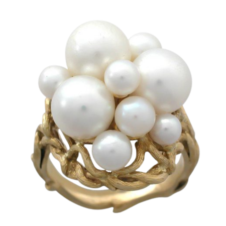 3193 Cluster Pearl Ring, Handmade in 18kt Yellow Gold and Containing 9 Cultured Pearls Measuring  from 4.5 to 8mm