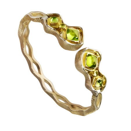 40925 Jardins de la Mer Peridot Clip Bangle Bracelet Designed & Handmade by Kaufmann de Suisse in 18kt Yellow Gold and Argentium featuring 2 Cabochon Cushion cut Peridots measuring 7mm and 2 measu