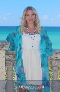 The Palm Beach Lariat necklace with Sodalite and white pearls