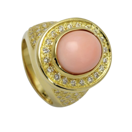 22890 German myths speak of a lovesick maiden named Lorelei who threw herself into the sea, only to emerge a beautiful mermaid. Inspired by this legend, the Lorelei Ring features exquisite 18k yel