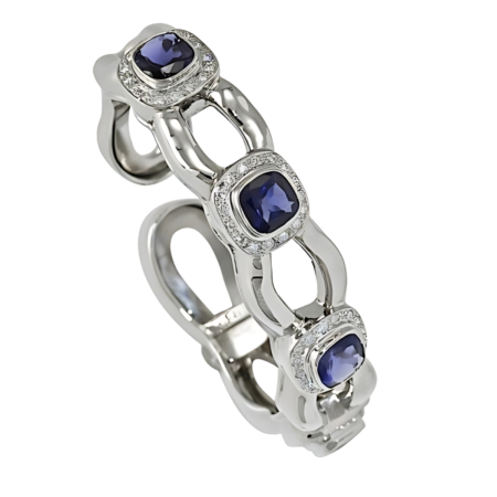 31241 Iolite, the gemstone of clear vision, is the focus of this enchanting bracelet. The Siren Bracelet exudes a romantic elegance, and will bestow her with the charms, mystery and unique beauty