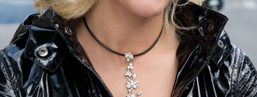 Jasmine de Nuit Grand Pendant