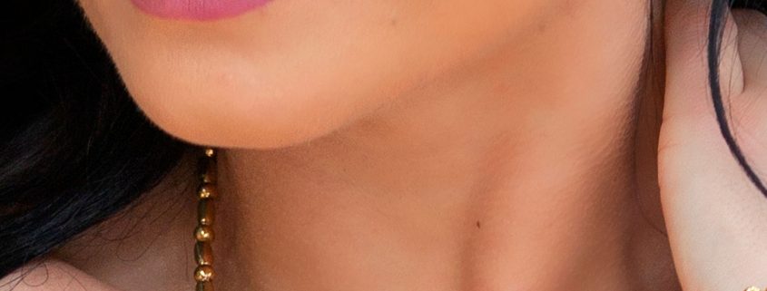 18K Yellow Gold and Onyx Jewelry