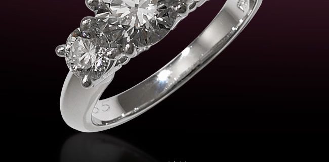 Round Diamond Engagement Ring