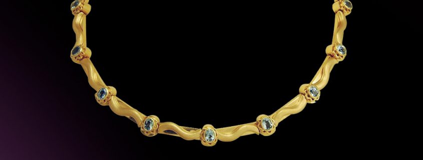 Flowing Lines Classic Necklace