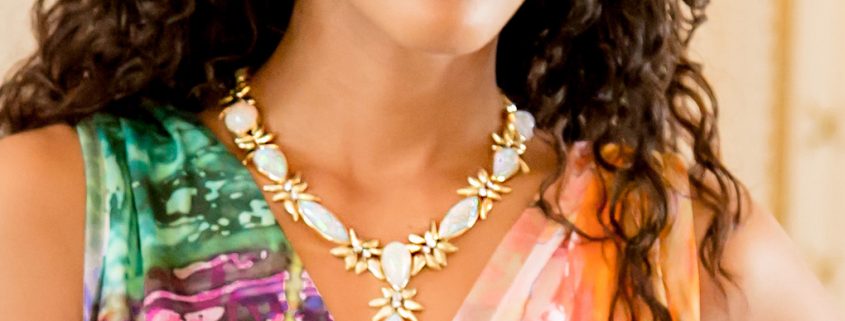 130 CTS Opal & Diamond Necklace