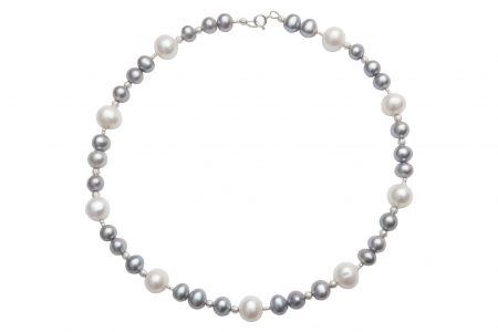 The Shimmering Classic Pearl Necklace