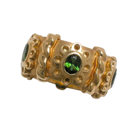 20201 This is a ring that you can wear every day and still be distinctive, the Callista Ring with Peridots Designed & Handmade by Kaufmann de Suisse in Stainless Steel and 18kt Yellow Gold featuri