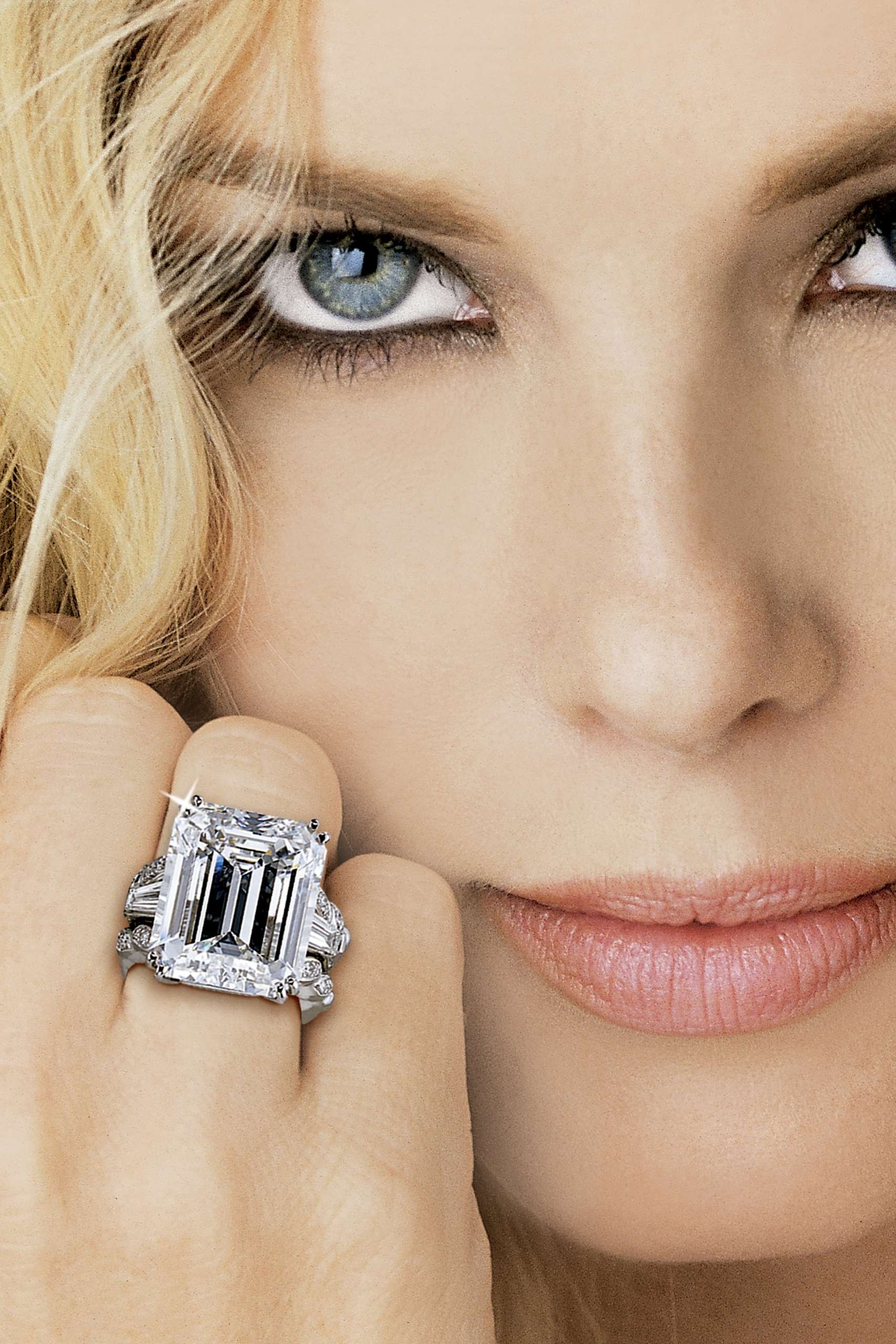 250 Emerald Shape Diamond Mod1